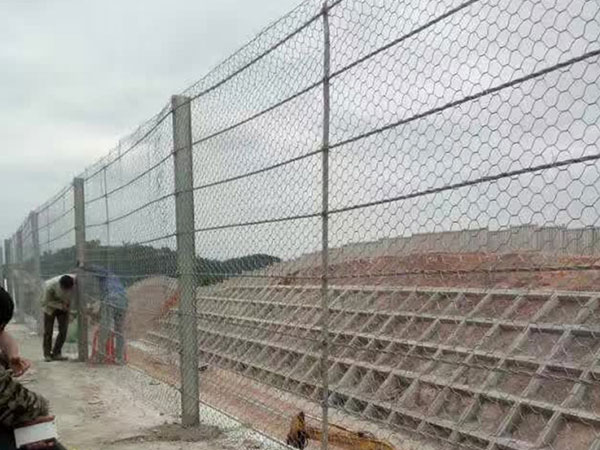刚性防护网图片1