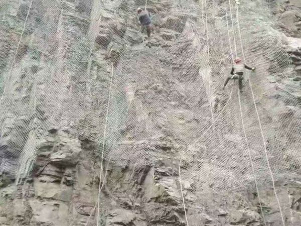 宁海西溪水库主动防护网施工